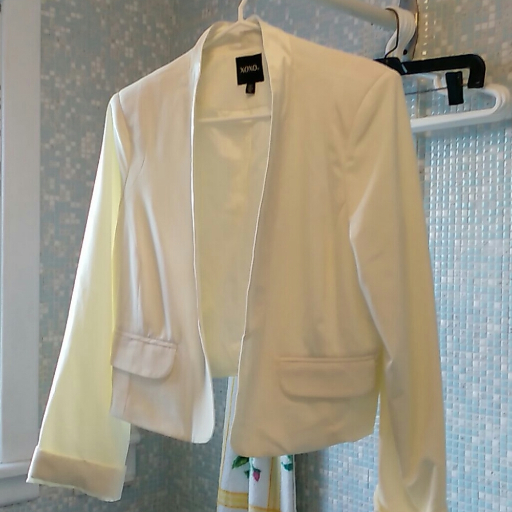 NWOT XOXO cropped blazer jacket